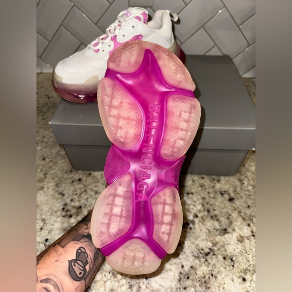 Balenciaga Women’s Triple S - Picture 5 of 11